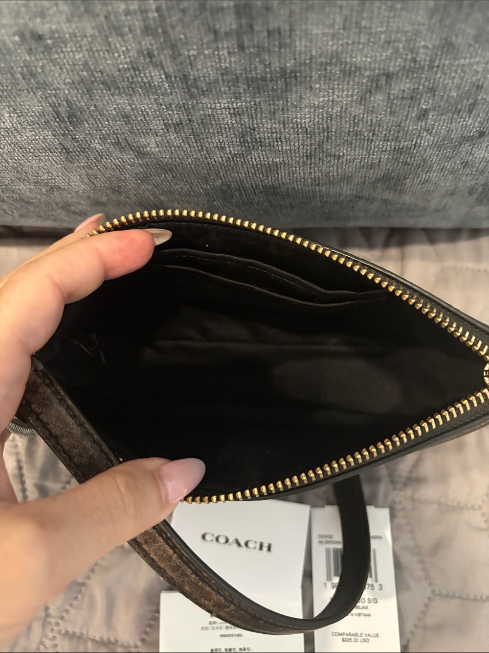 Coach loved leather signature Nolita - Picture 3 of 3